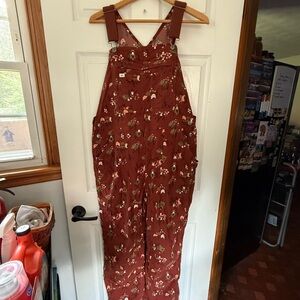 Duluth Trading Company Red Gnomes and Bunnies Overalls Womens Large 31 Retired